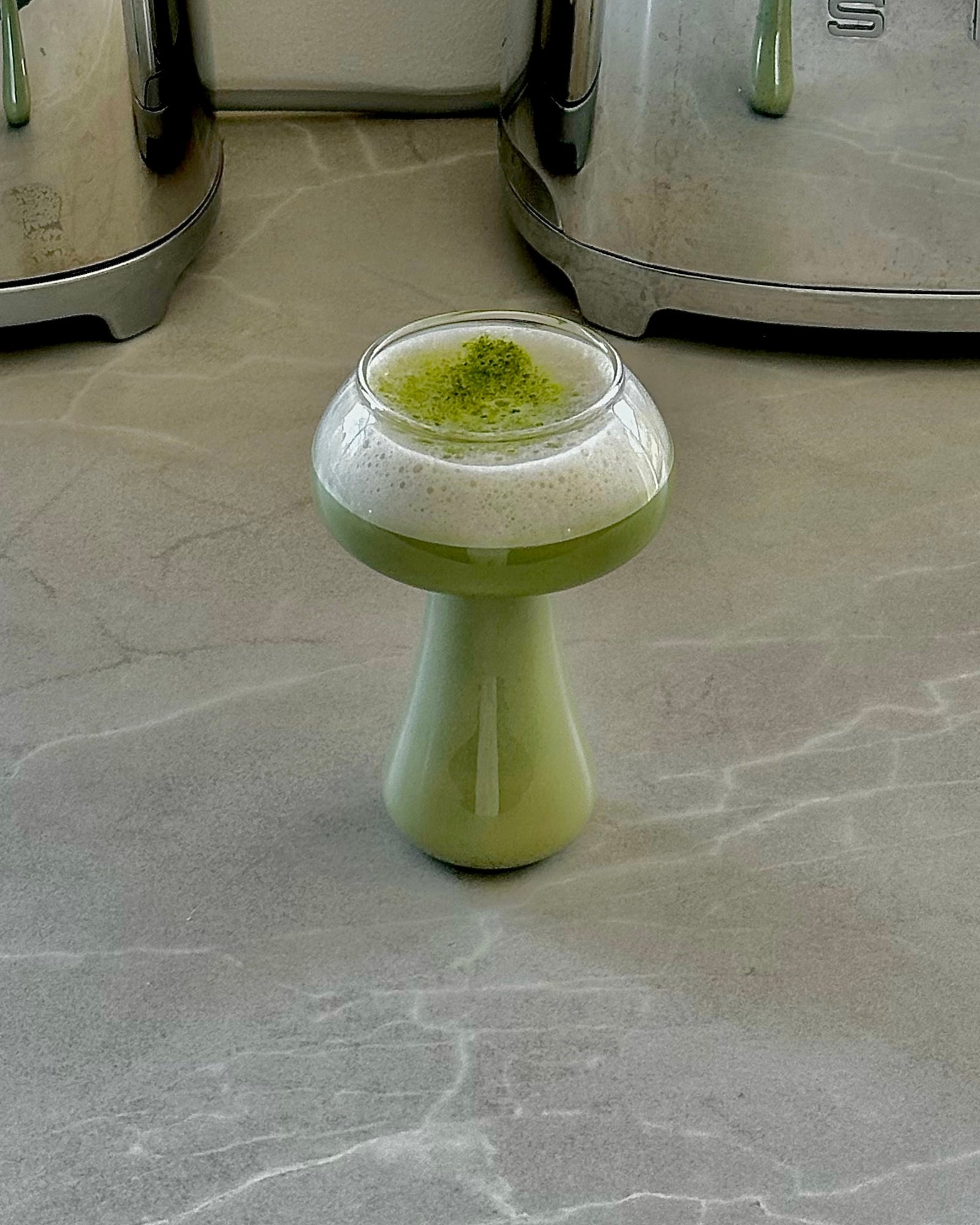Ivy svampe drikkeglas med matcha i