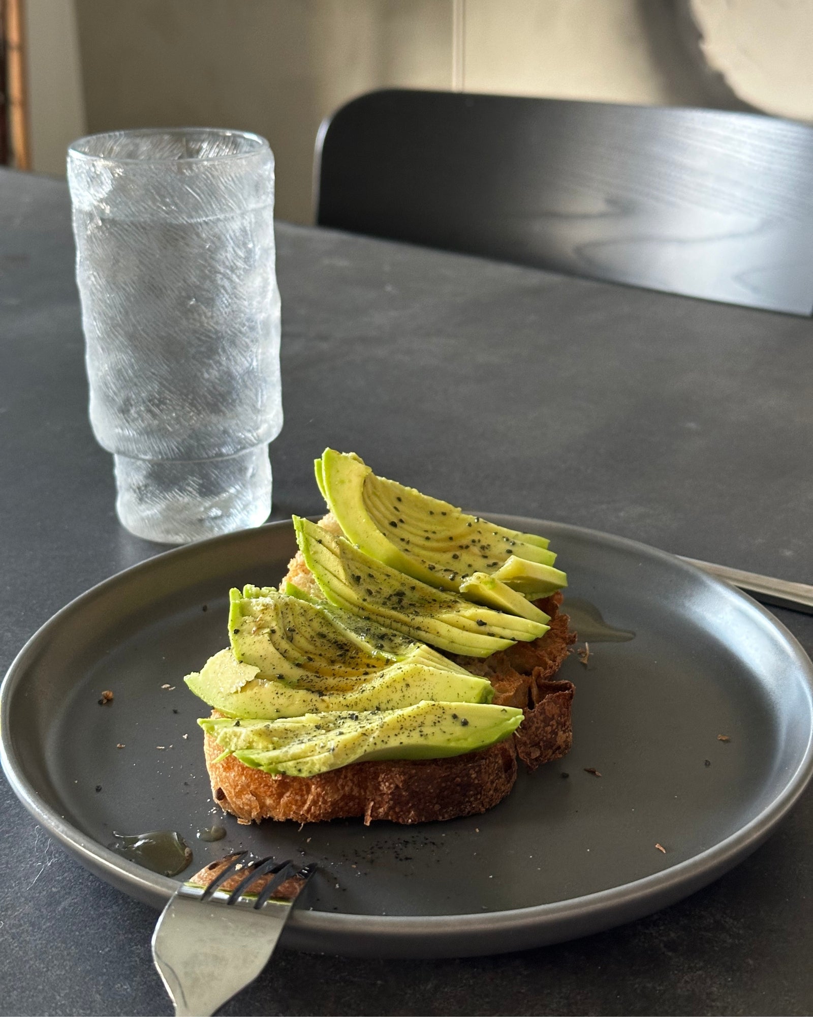 Knabstrup Keramik⎥Mørkegrå Tavola Frokosttallerken