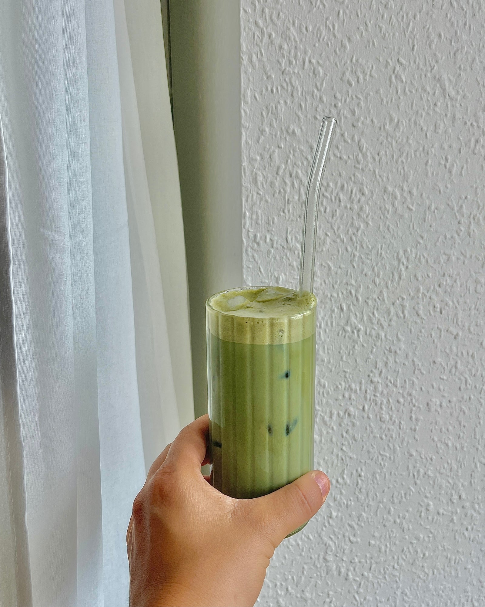 Harper rillet stor glas med matcha i